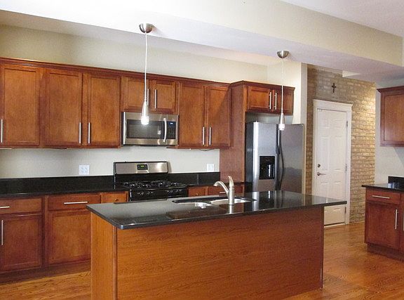 3rd image of 5444 N Winthrop Ave #1N