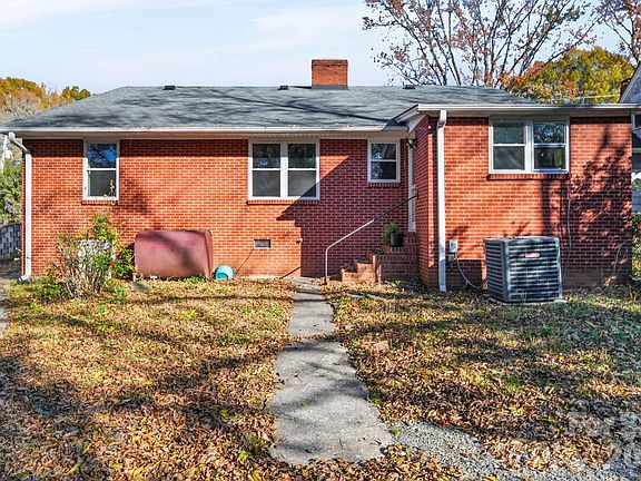 3rd image of 953 Fairmont Ave