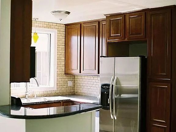 3rd image of 1259 N Ardmore Ave APT 207