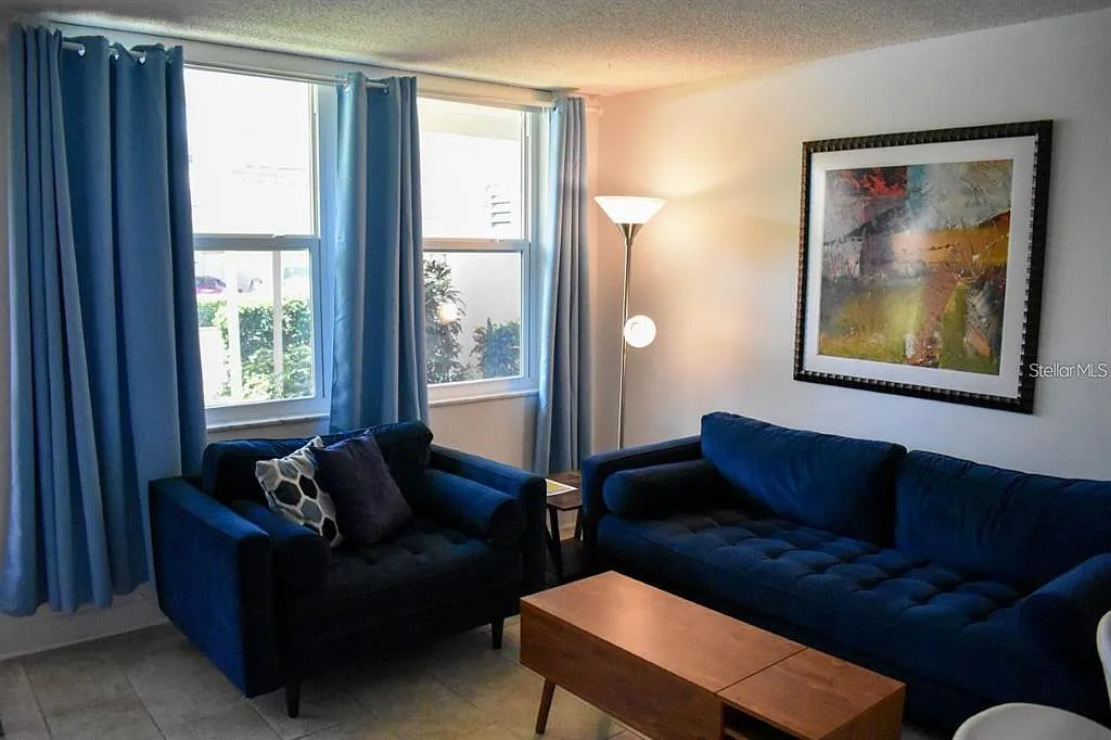 1 bed, 1.0 bath, 570 sqft, $2,000 — Photo 4