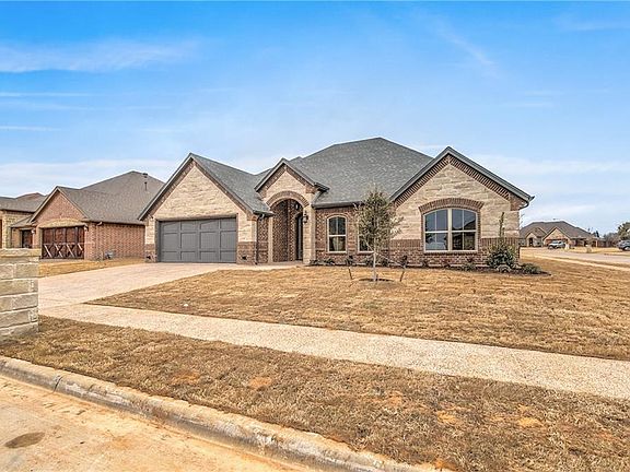 2nd image of 1415 Joshua Way