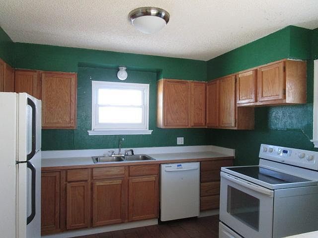 Unit 1 Kitchen