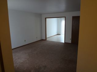 1305 W South Park Ave APT B, Oshkosh, WI 54902