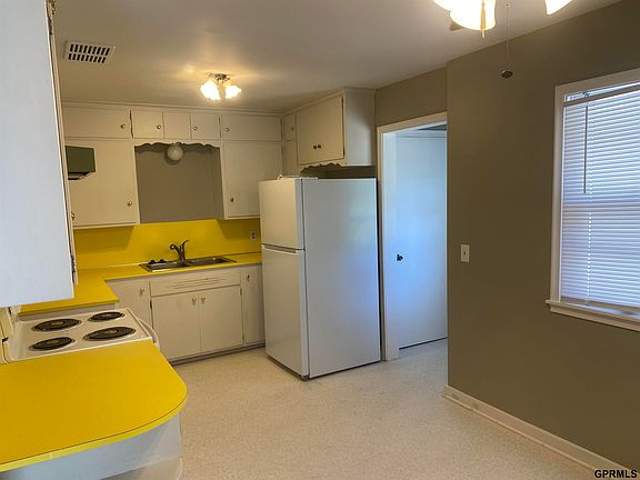 5th image of 1006 N 76th St