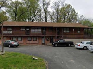 8962 Natural Bridge Rd, Saint Louis, MO 63121