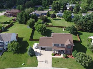406 Orchard Dr, Mahomet, IL