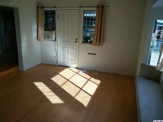 719 Hope Ct — Photo 7