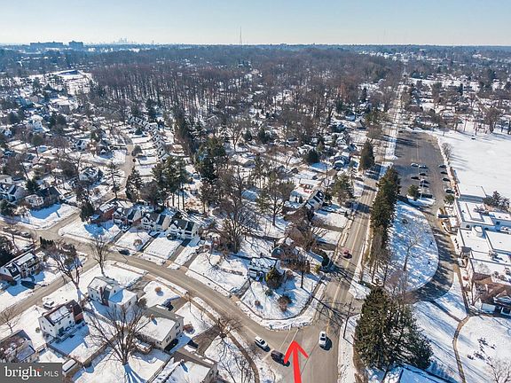 2nd image of 776 Brooke Rd