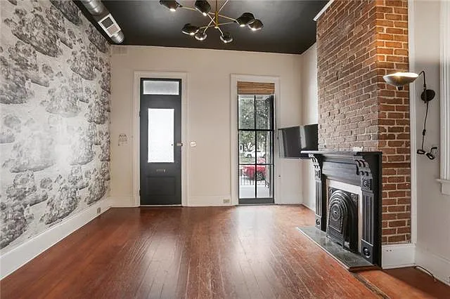 809 Elysian Fields Ave — Photo 4