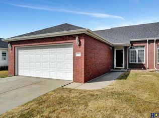 7345 Collister Rd, Lincoln, NE 68516
