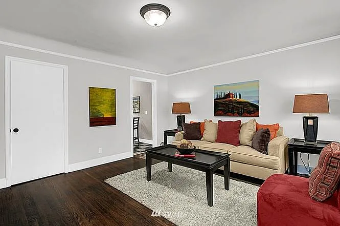 2608 E Cherry Street — Photo 3