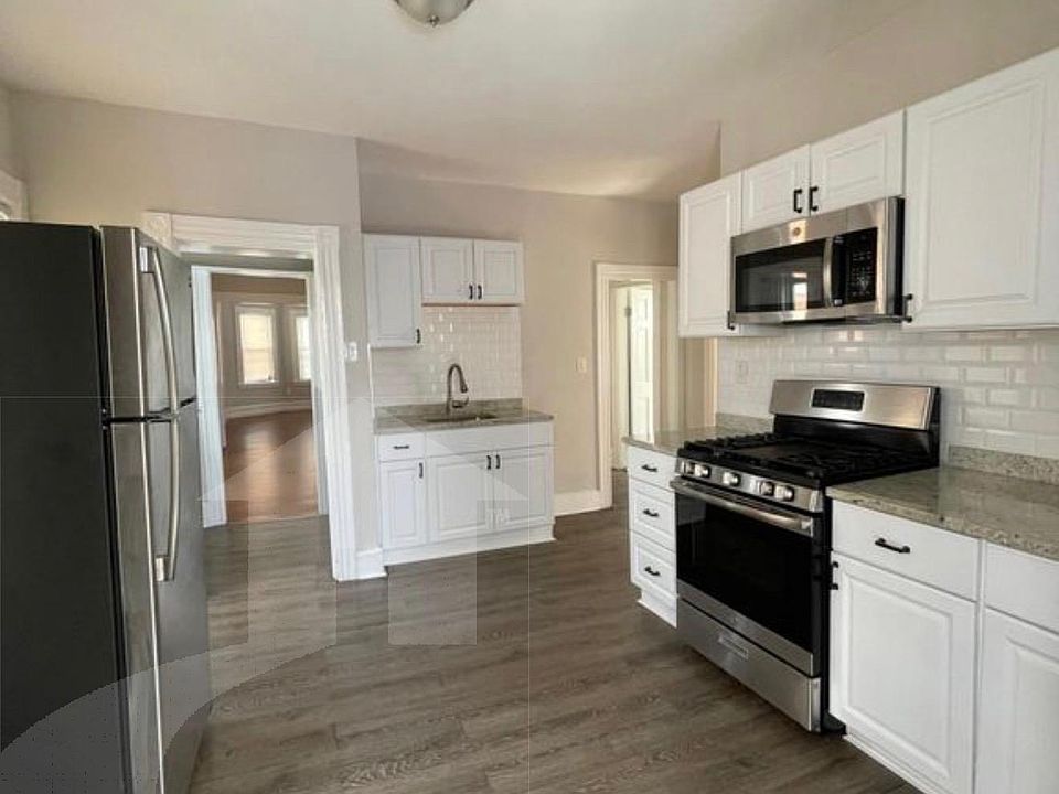 1st image of 15-17 Gladstone St #1