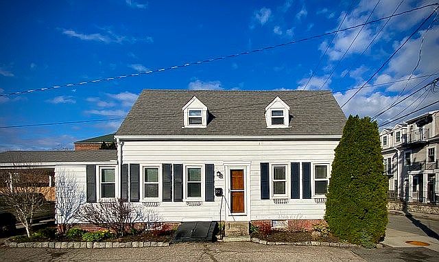 1st image of 22 Howland St