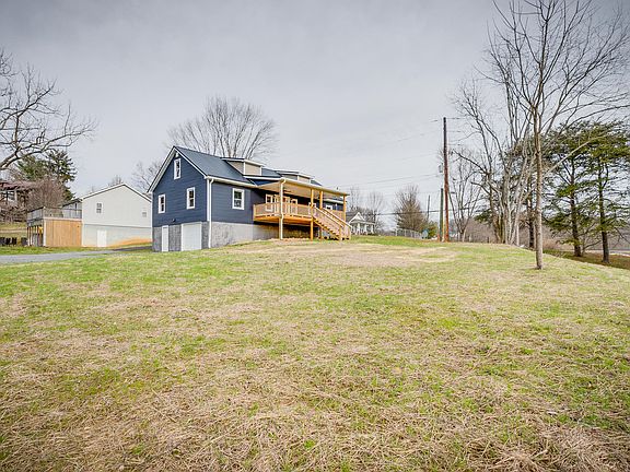 3rd image of 801 Hammond Ave