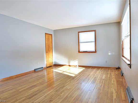 3rd image of 2695 Mary Jane Dr