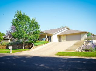212 N Pierce Ave, Pierre, SD 57501
