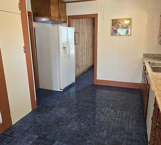 417 E Jack St — Photo 8