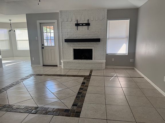 3rd image of 837 Orleans Dr