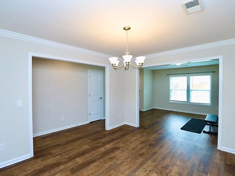 3680 Moseley Dr — Photo 13