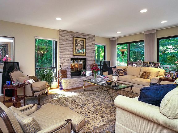 4th image of 170 High Pond Dr