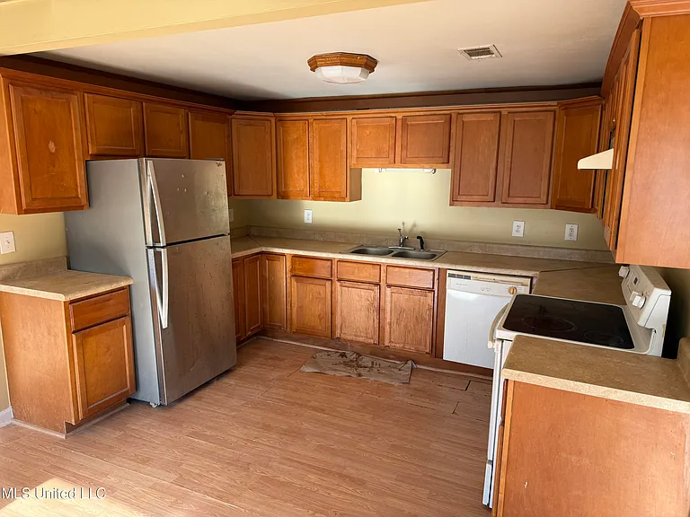 10633 Woolmarket Lake Rd — Photo 4