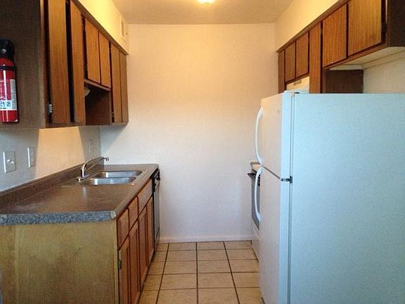 4th image of 3415 Lafayette Dr NE