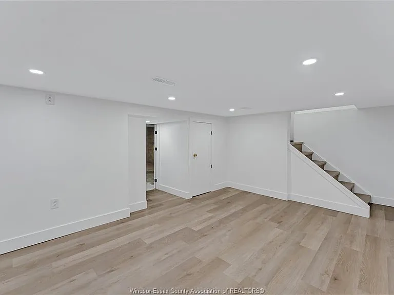 1245 Giles Blvd E — Photo 21