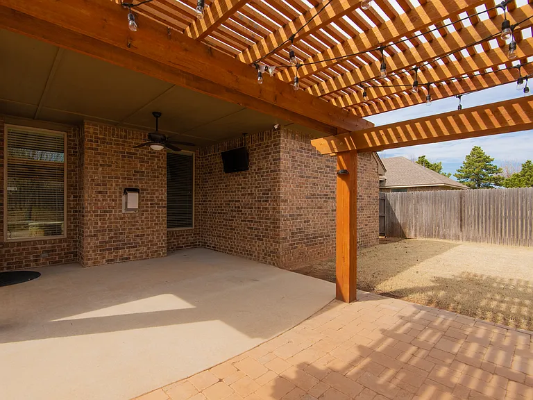 2124 Newbrook Dr — Photo 6