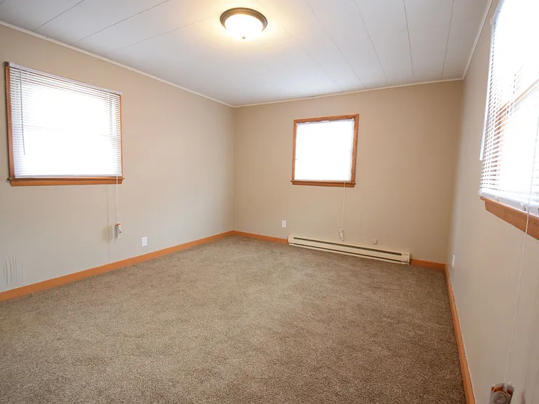 322 E Walnut St — Photo 21