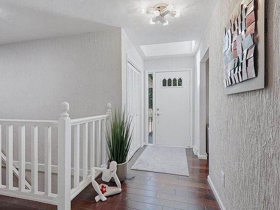 4th image of 915 23rd Ave #6
