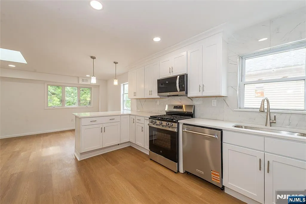 4 bed, 2.0 bath, $3,600 — Photo 1