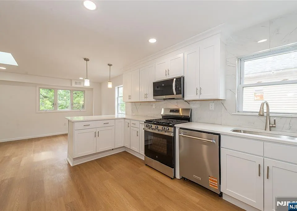 73 Clinton Pl #2