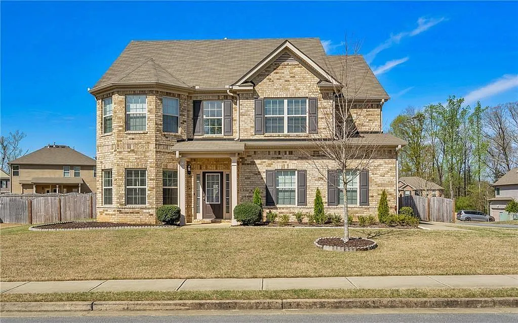 5 bed, 3.0 bath, 3284 sqft, $2,699 — Photo 1