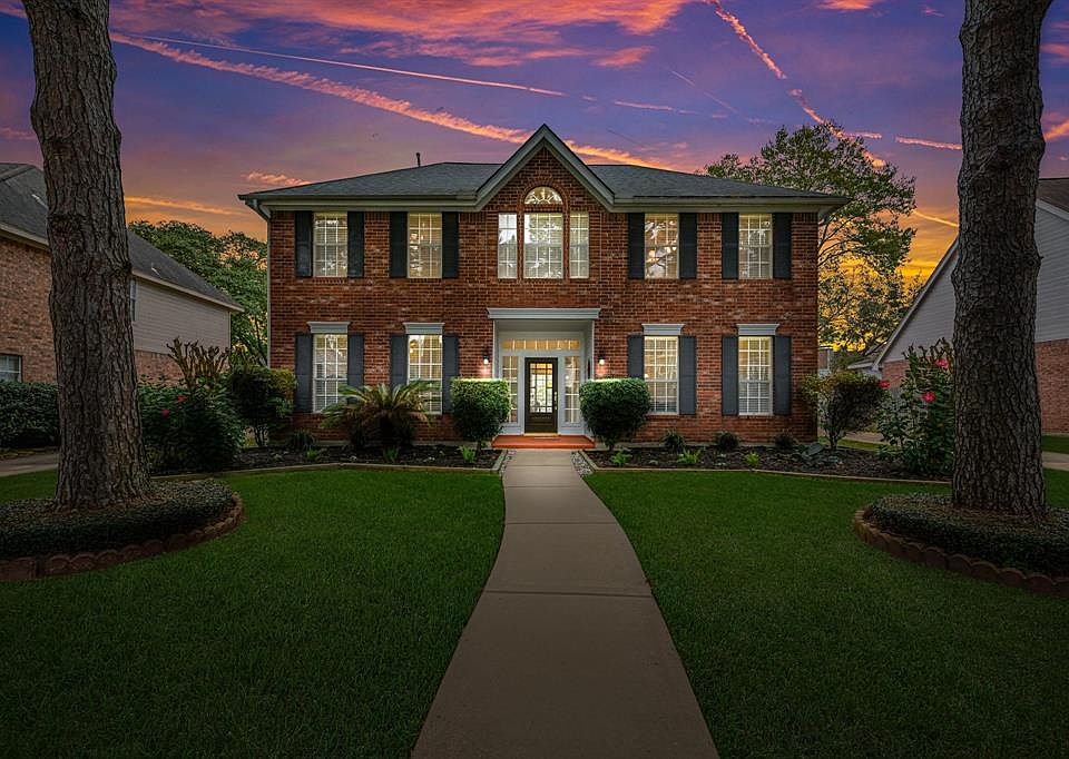 1st image of 22314 Park Point Dr