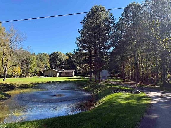 2nd image of 306 N Hurd Rd