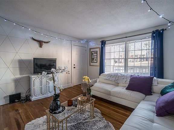 5th image of 135 E Hill St APT 23
