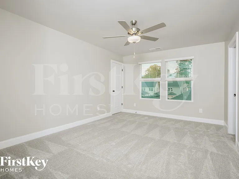 744 Lightrail Dr — Photo 9