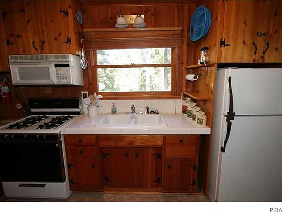 3rd image of 43416 Primrose Ct