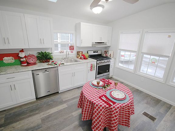 5th image of 1501 Roosevelt Ave Unit A-5