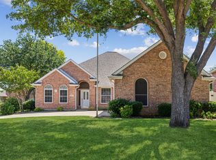 400 Rembert Ct, Highland Village, TX 75077