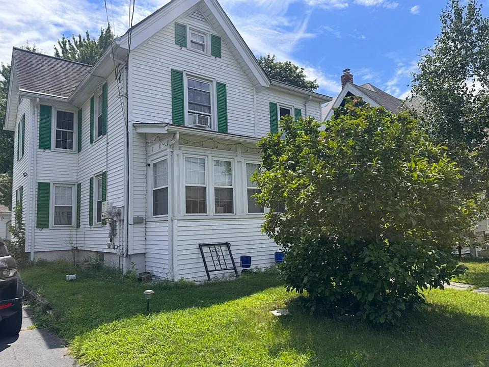 15 Woodbridge Ave
