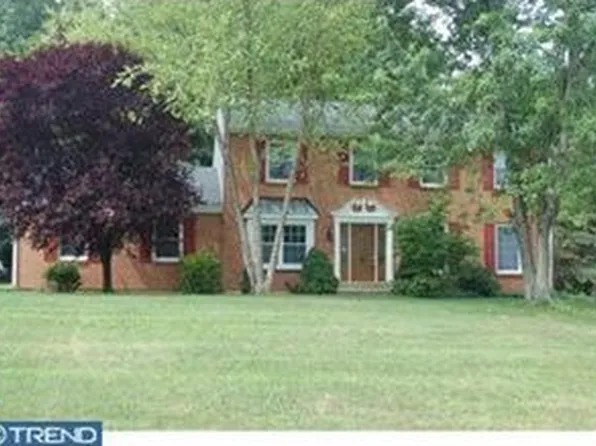 926 Greystone Dr, West Chester, PA 19380