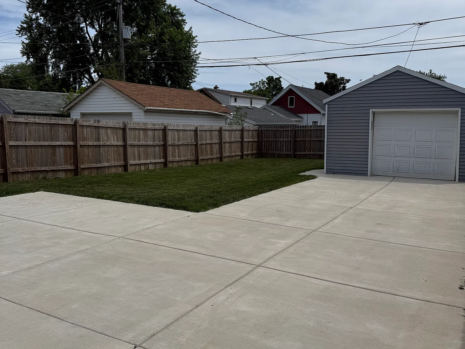 3 bed, 1000 sqft, $1,850 — Photo 2