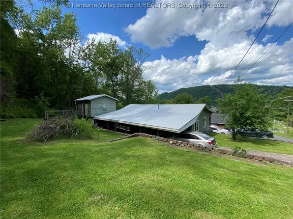 813 Hillview Dr, Marmet, WV 25315