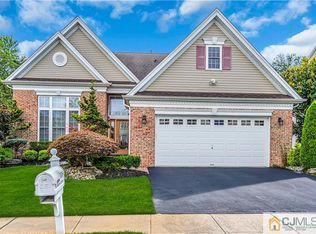 108 Turnberry Dr, Monroe Township, NJ 08831