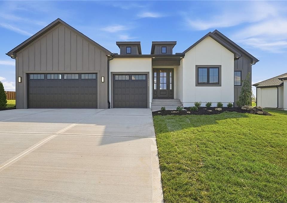 1st image of 1223 Larkspur Pl