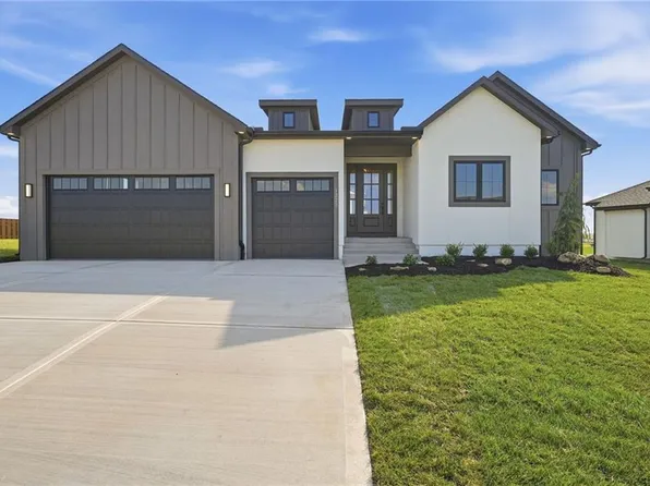 1223 Larkspur Pl, Raymore, MO 64083