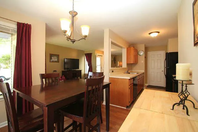 20 E Pembroke Rd #60 — Photo 1