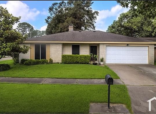 3rd image of 10434 Towne Oak Ln