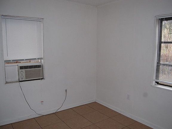 3rd image of 430 Walker St